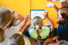 Edukacyjna Mata STEAM z interaktywną obudową cyfrową