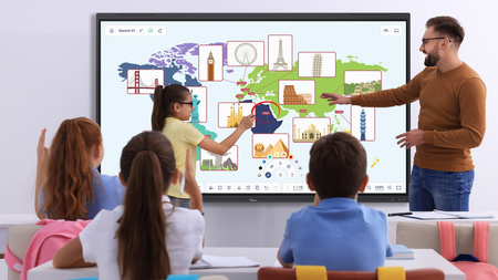 Monitor interaktywny Optoma 75" 5 Series 5753RK - 0% VAT dla placówek oświatowych